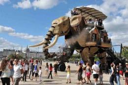 機械仕掛けの遊園地「レ・マシーン・ド・リル」 機械仕掛けの遊園地「レ・マシーン・ド・リル」